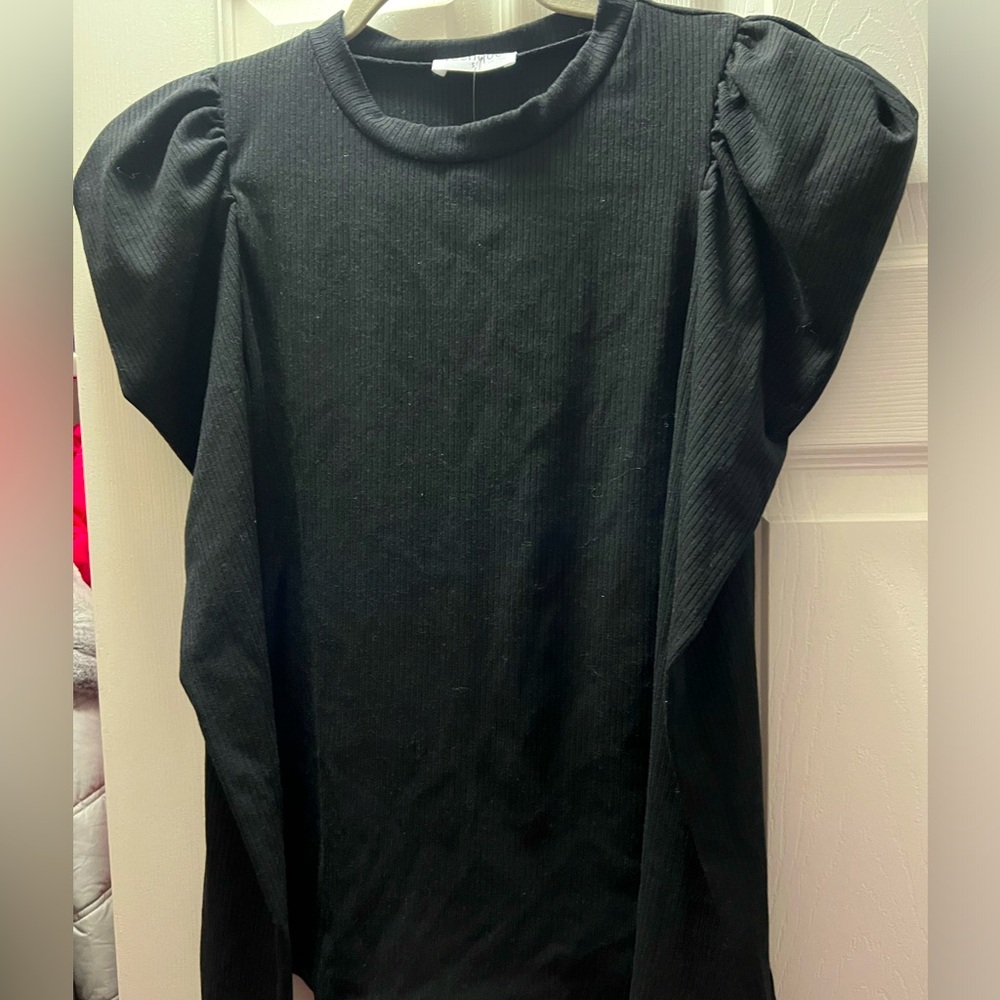 Vestique black top